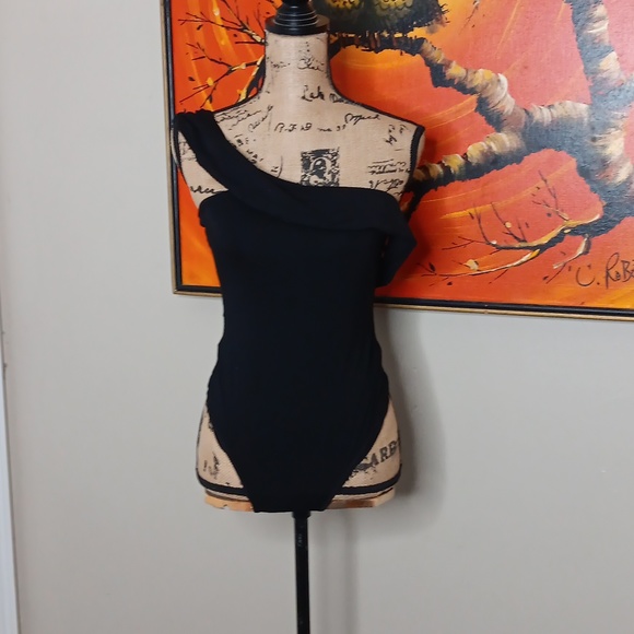 Lovers + Friends One Shoulder Sleeveless Black Bodysuit Size M - Picture 8 of 11
